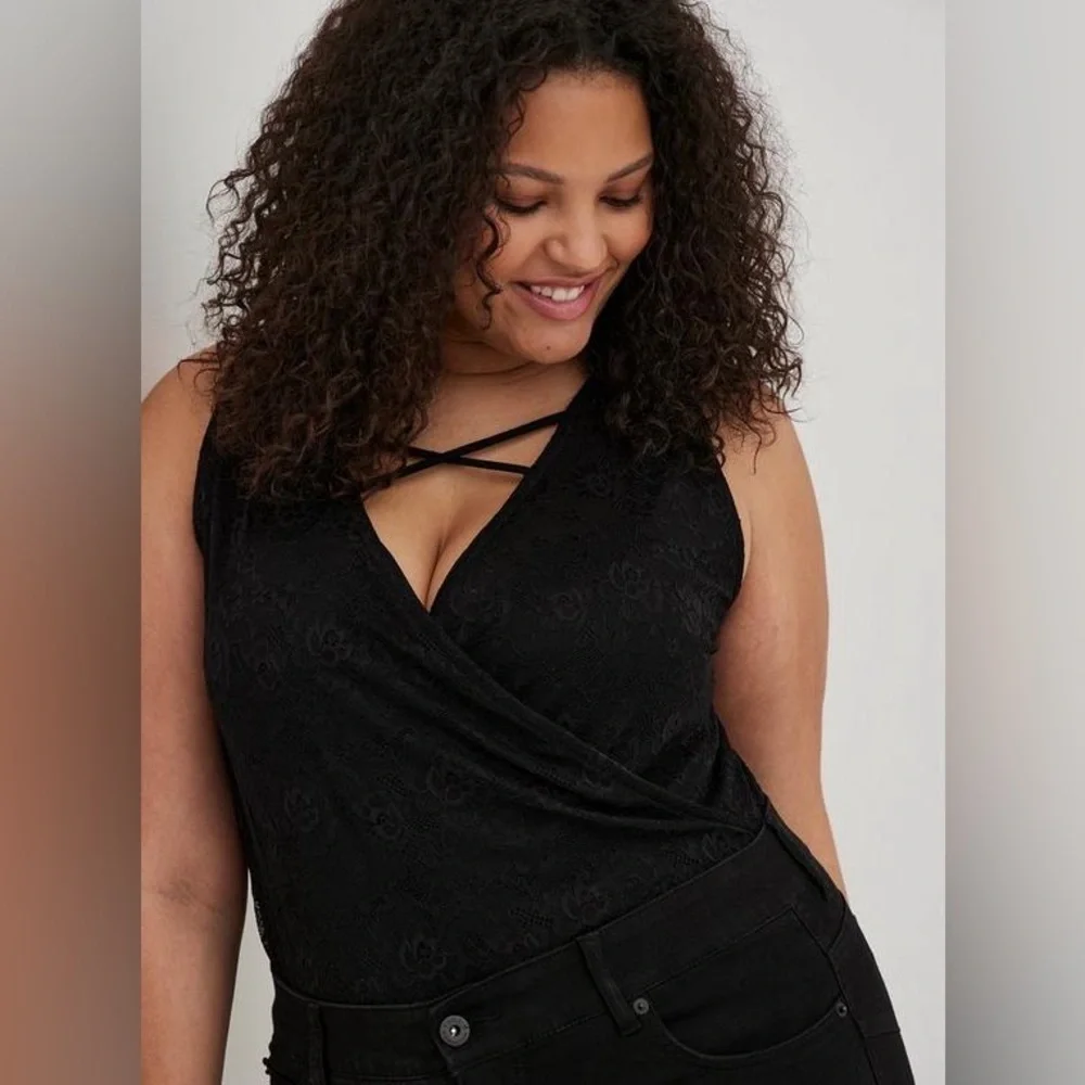 NWT Torrid Surplice Strappy Lace Bodysuit, Black, 5X/28W, Plus Size, Lingerie - Picture 5 of 8